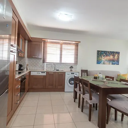 Rhodes Views Апартаменти