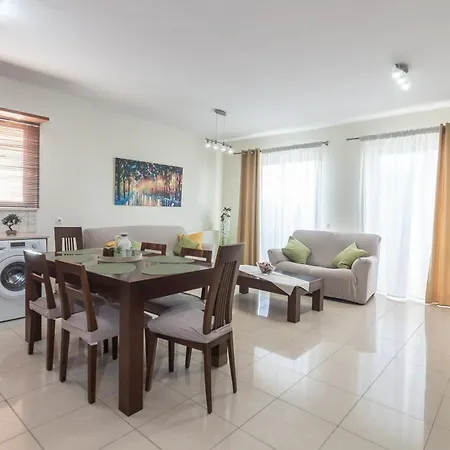 Rhodes Views Апартаменти *