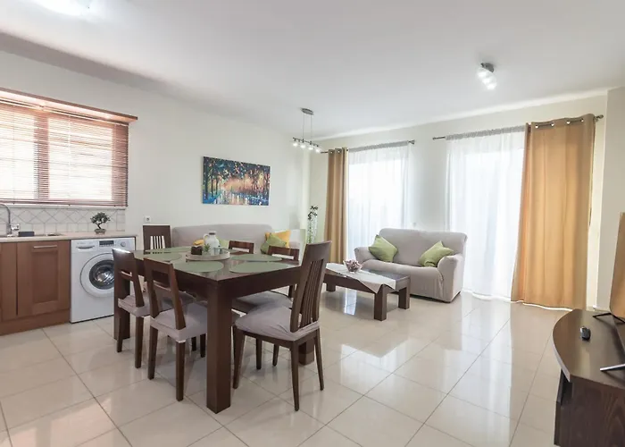 Rhodes Views Daire *